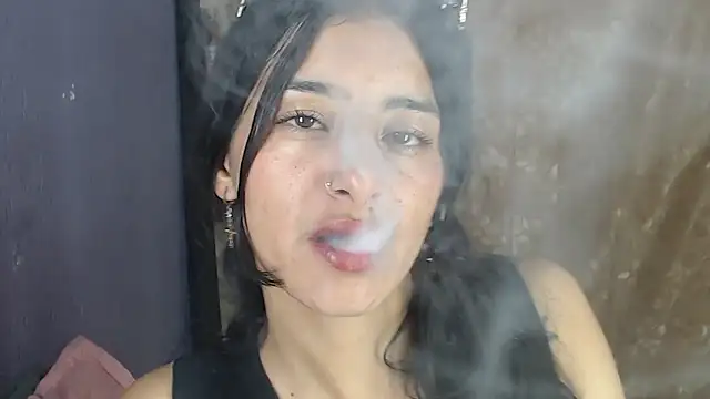 Snapshot of skinny_Yizz chatting on January 12, 5:18 pm skinny Yizz online show from January 12, 5:18 pm