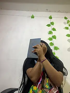 Snapshot of shayna_all chatting on February 11, 6:35 pm shayna all online show from February 11, 6:35 pm