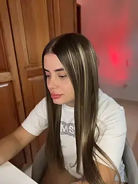 Snapshot of Miss_valeriaa chatting on April 22, 4:19 pm Miss valeriaa online show from April 22, 4:19 pm