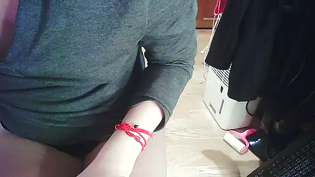 Snapshot of cindy01113520 chatting on February 28, 8:31 am cindy01113520 online show from February 28, 8:31 am