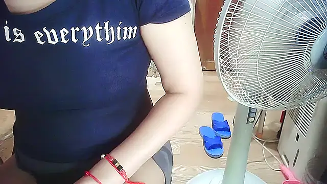 Snapshot of cindy01113520 chatting on December 1, 8:25 pm cindy01113520 online show from December 1, 8:25 pm