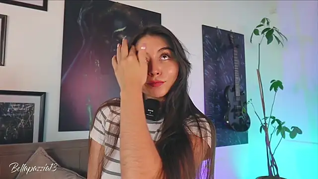 Bellapazzia online show from April 13, 4:56 pm