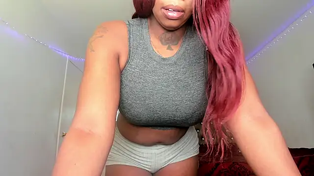 Snapshot of SashaMalone chatting on December 17, 4:35 pm SashaMalone online show from December 17, 4:35 pm