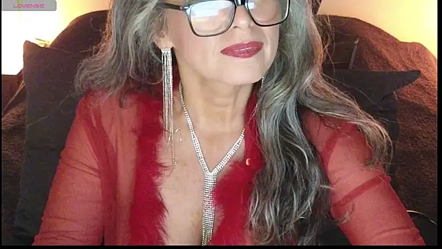 Snapshot of milfettefab chatting on February 10, 12:30 am milfettefab online show from February 10, 12:30 am