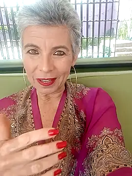 Snapshot of milfettefab chatting on October 3, 8:17 pm milfettefab online show from October 3, 8:17 pm