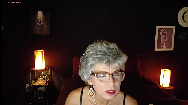 milfettefab online show from December 17, 8:04 pm