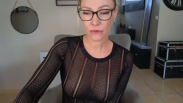 Sacha-xx online show from September 26, 11:47 am