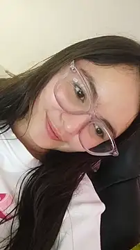 Snapshot of dannaparker chatting on February 16, 10:43 pm dannaparker online show from February 16, 10:43 pm