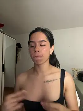 Snapshot of xlovelygirlx chatting on January 11, 1:27 am xlovelygirlx online show from January 11, 1:27 am