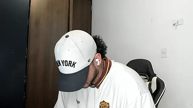 Alessandro Vanni online show from December 9, 9:26 pm