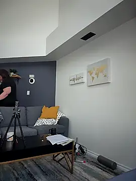 Canadian BBW online show from February 13, 4:50 pm