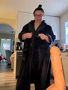 Canadian BBW online show from March 15, 3:59 pm