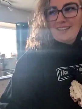 Canadian BBW online show from March 9, 9:52 pm