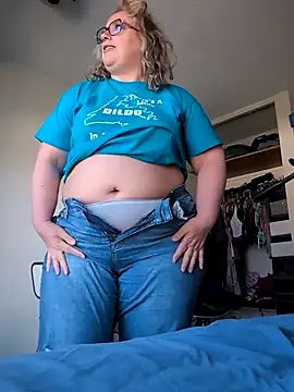 Canadian BBW online show from April 8, 9:04 pm