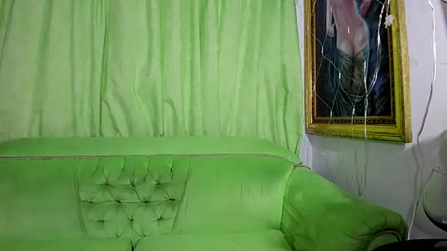 Snapshot of mia_beatles chatting on February 18, 3:43 pm mia beatles online show from February 18, 3:43 pm