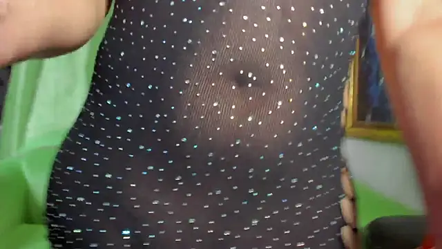 Snapshot of mia_beatles chatting on February 22, 7:03 pm mia beatles online show from February 22, 7:03 pm