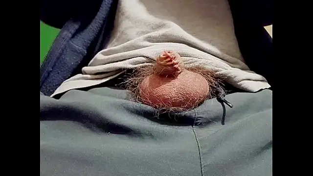 Snapshot of hairyuncut00 chatting on January 14, 3:26 pm hairyuncut00 online show from January 14, 3:26 pm