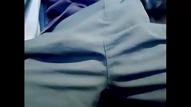 Snapshot of hairyuncut00 chatting on September 15, 10:21 pm hairyuncut00 online show from September 15, 10:21 pm