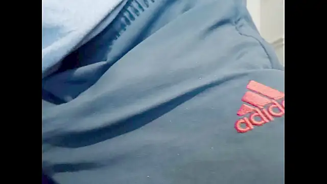 Snapshot of hairyuncut00 chatting on October 2, 5:09 pm hairyuncut00 online show from October 2, 5:09 pm