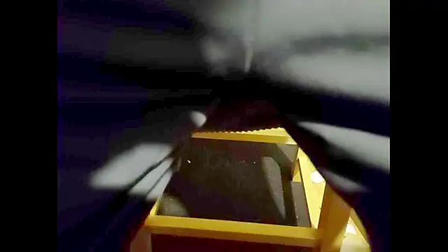 Snapshot of hairyuncut00 chatting on October 10, 9:14 pm hairyuncut00 online show from October 10, 9:14 pm