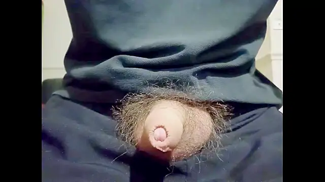 Snapshot of hairyuncut00 chatting on October 12, 9:14 pm hairyuncut00 online show from October 12, 9:14 pm