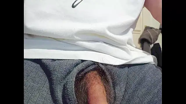 hairyuncut00 online show from November 21, 9:46 pm