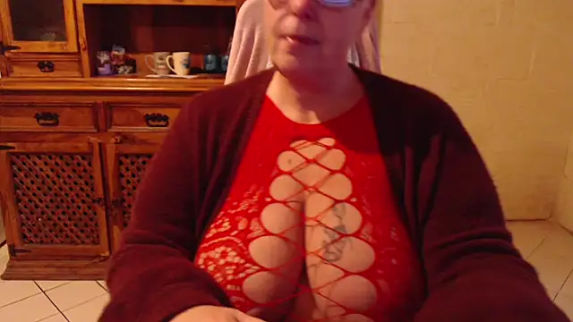 MISS LINDAH online show from April 1, 5:08 am