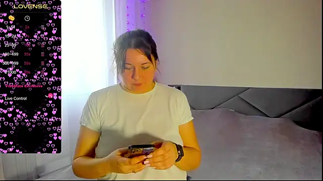 Snapshot of viki_love77 chatting on November 7, 4:34 am viki love77 online show from November 7, 4:34 am