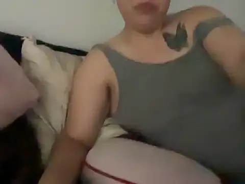 Snapshot of Blueskiiis3 chatting on December 3, 3:21 pm Blueskiiis3 online show from December 3, 3:21 pm