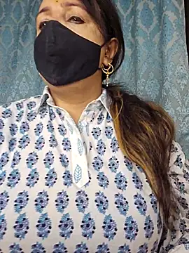 Snapshot of cute-tanvi chatting on December 4, 1:48 am cute-tanvi online show from December 4, 1:48 am