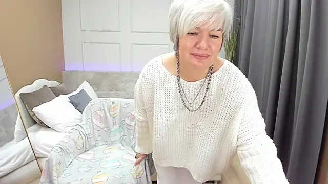 Snapshot of CarmenSoft chatting on December 8, 11:29 pm CarmenSoft online show from December 8, 11:29 pm