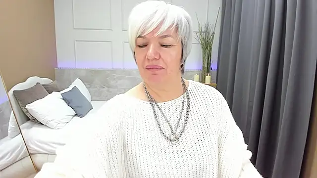 Snapshot of CarmenSoft chatting on December 9, 2:34 am CarmenSoft online show from December 9, 2:34 am