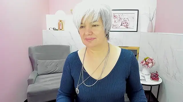 Snapshot of CarmenSoft chatting on December 11, 8:39 pm CarmenSoft online show from December 11, 8:39 pm