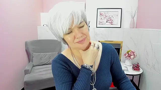 Snapshot of CarmenSoft chatting on December 11, 11:43 pm CarmenSoft online show from December 11, 11:43 pm