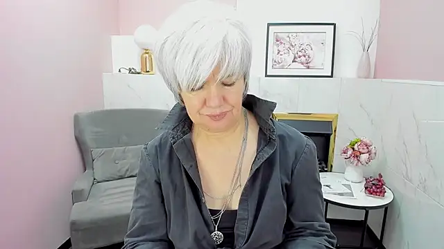 Snapshot of CarmenSoft chatting on December 12, 2:48 am CarmenSoft online show from December 12, 2:48 am