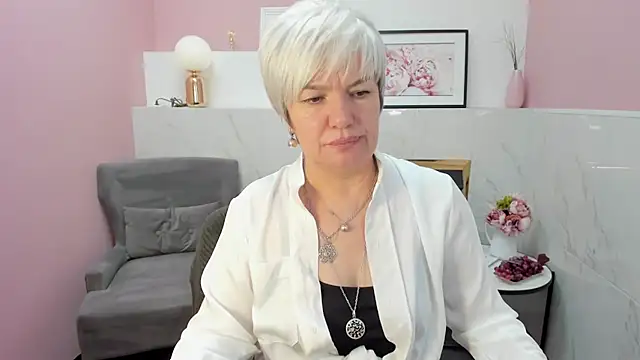 Snapshot of CarmenSoft chatting on December 16, 2:57 am CarmenSoft online show from December 16, 2:57 am