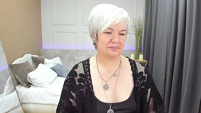 Snapshot of CarmenSoft chatting on December 22, 2:49 am CarmenSoft online show from December 22, 2:49 am