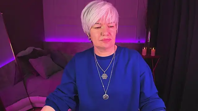 Snapshot of CarmenSoft chatting on December 25, 8:28 pm CarmenSoft online show from December 25, 8:28 pm