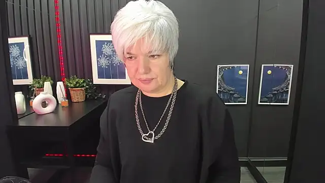 Snapshot of CarmenSoft chatting on January 3, 8:43 pm CarmenSoft online show from January 3, 8:43 pm