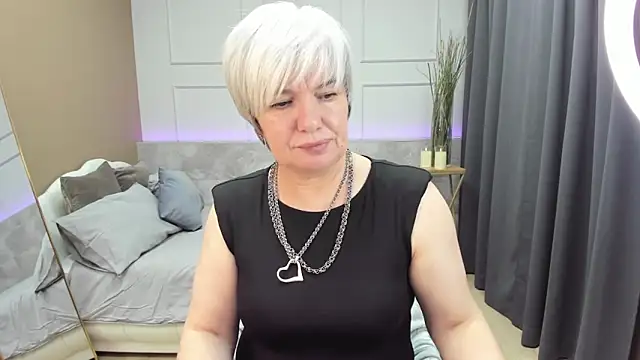 Snapshot of CarmenSoft chatting on January 10, 11:39 pm CarmenSoft online show from January 10, 11:39 pm