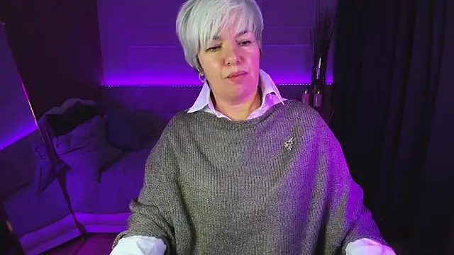 Snapshot of CarmenSoft chatting on January 11, 11:35 pm CarmenSoft online show from January 11, 11:35 pm