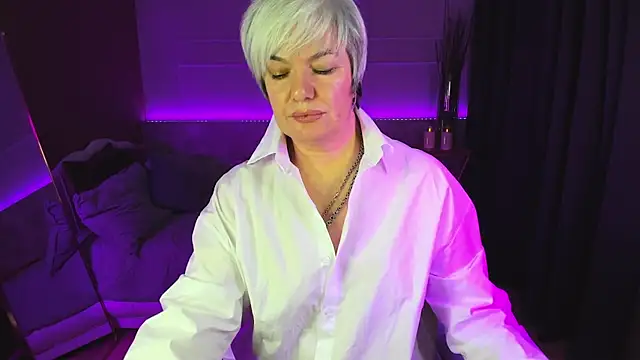 Snapshot of CarmenSoft chatting on January 12, 2:56 am CarmenSoft online show from January 12, 2:56 am