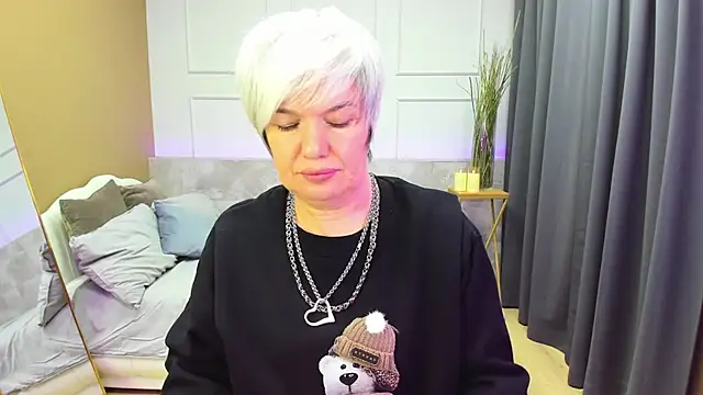 Snapshot of CarmenSoft chatting on January 12, 8:47 pm CarmenSoft online show from January 12, 8:47 pm