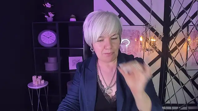 Snapshot of CarmenSoft chatting on January 19, 12:28 am CarmenSoft online show from January 19, 12:28 am