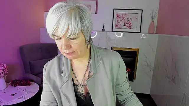 Snapshot of CarmenSoft chatting on January 20, 12:04 am CarmenSoft online show from January 20, 12:04 am