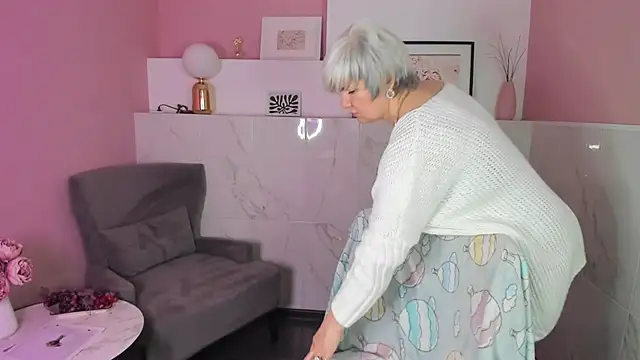 Snapshot of CarmenSoft chatting on January 29, 3:22 am CarmenSoft online show from January 29, 3:22 am