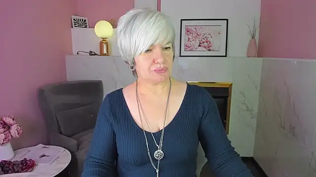 Snapshot of CarmenSoft chatting on February 5, 8:57 pm CarmenSoft online show from February 5, 8:57 pm