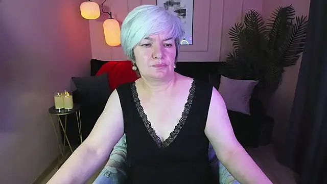 Snapshot of CarmenSoft chatting on February 9, 12:06 am CarmenSoft online show from February 9, 12:06 am