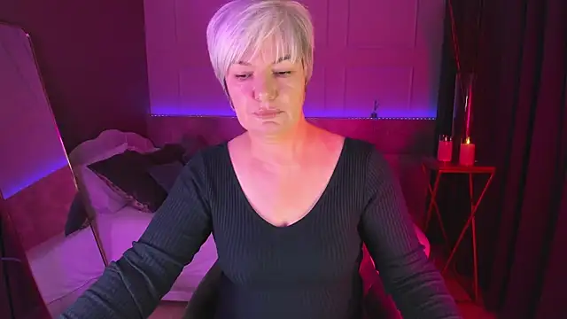 Snapshot of CarmenSoft chatting on February 11, 8:52 pm CarmenSoft online show from February 11, 8:52 pm