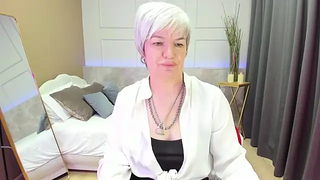 Snapshot of CarmenSoft chatting on February 12, 2:56 am CarmenSoft online show from February 12, 2:56 am